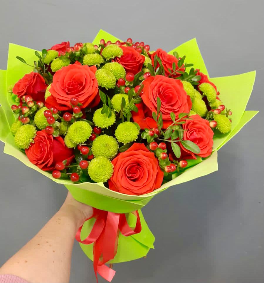 Букет цветов из: Хризантемы и Розы в Персиановском