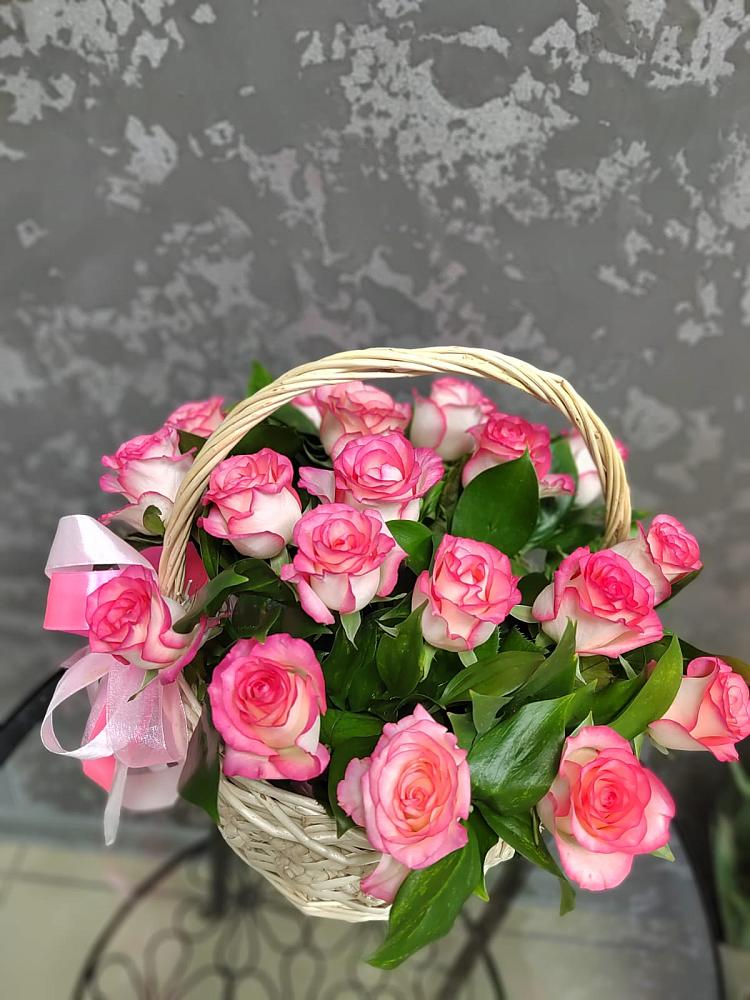 Цветочная композиция из Розы в корзине в Персиановском
