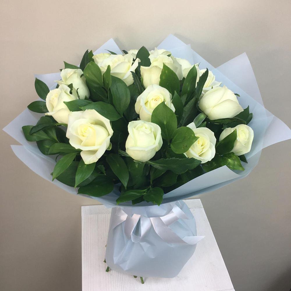 Букет 15 Белых роз Проуд в Персиановском