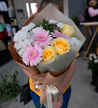 Букет цветов из:  Герберы, Розы и Хризантемы в Персиановском