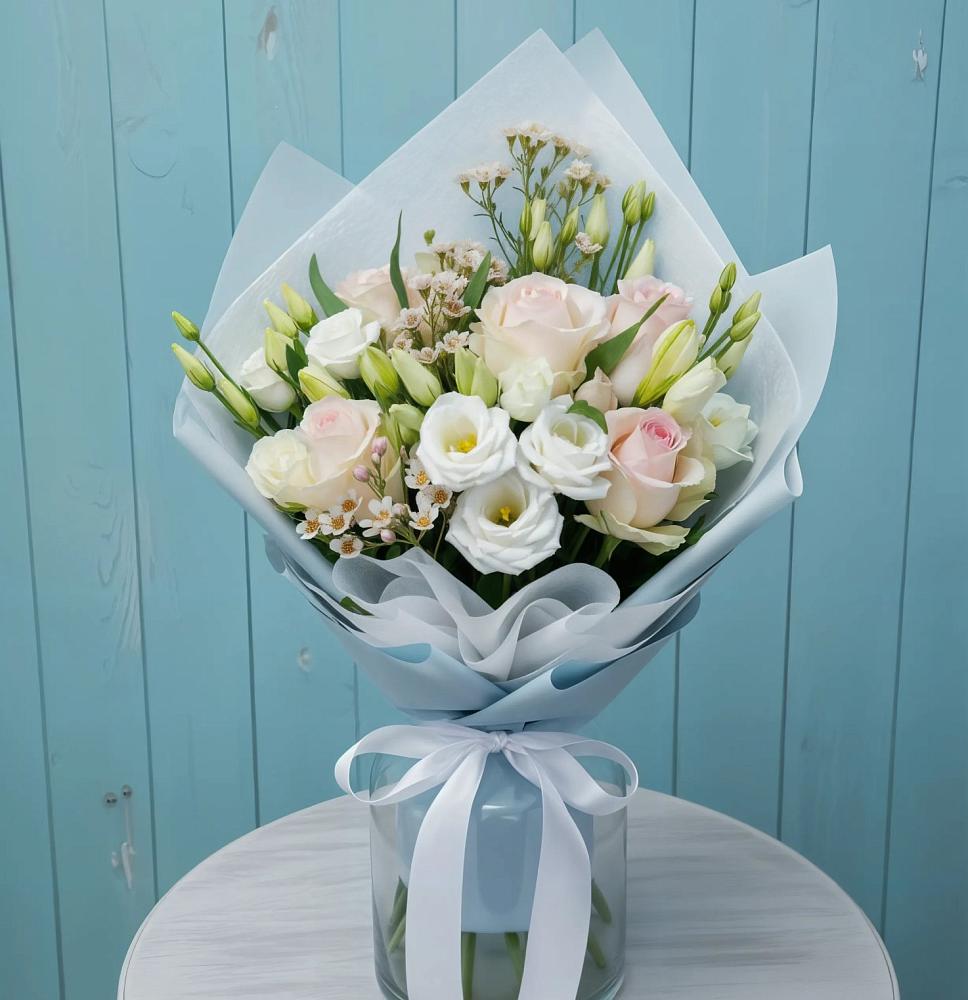 Букет цветов из: Розы и Лизиантусы в Персиановском