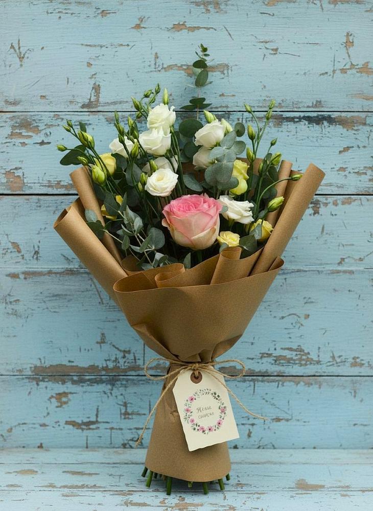 Букет цветов из: Розы и Лизиантусы в Персиановском