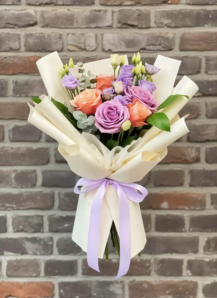 Букет цветов из: Лизиантусы и Розы в Персиановском