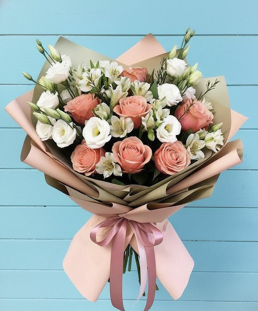 Букет цветов из: Розы, Альстромерии и Лизиантусы в Персиановском