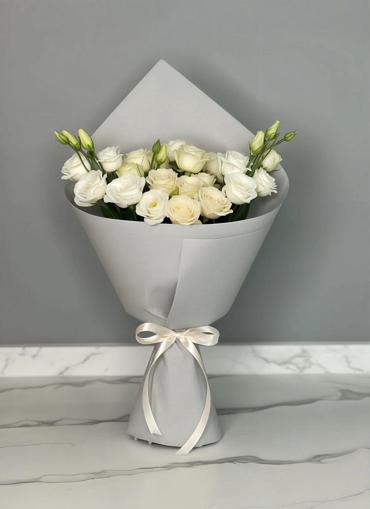 Букет цветов из: Розы и Лизиантусы в Персиановском