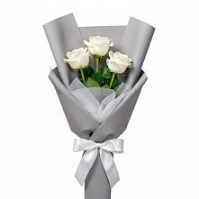 Букет 3 белые розы в Персиановском