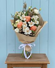 Букет цветов из:  Альстромерии, Лизиантусы, Розы и Хризантемы в Персиановском