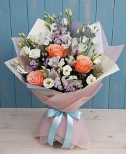 Букет цветов из:  Лизиантусы, Розы, Альстромерии и Гипсофила в Персиановском