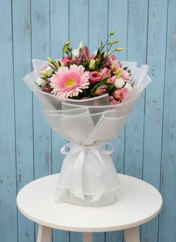 Букет цветов из: Герберы, Альстромерии и Лизиантусы в Персиановском