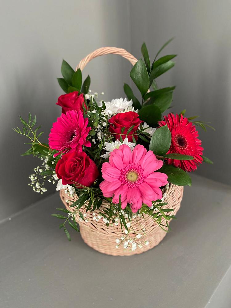 Цветочная композиция из Розы, Хризантемы и Герберы в корзине в Персиановском