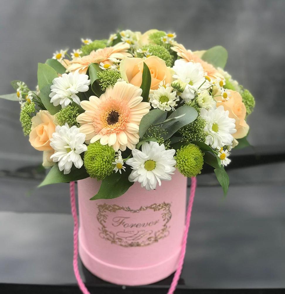 Цветочная композиция из Розы, Герберы и Хризантемы в шляпной коробке в Персиановском