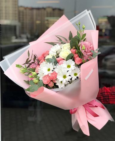 Букет цветов из: Розы, Лизиантусы и Хризантемы в Персиановском